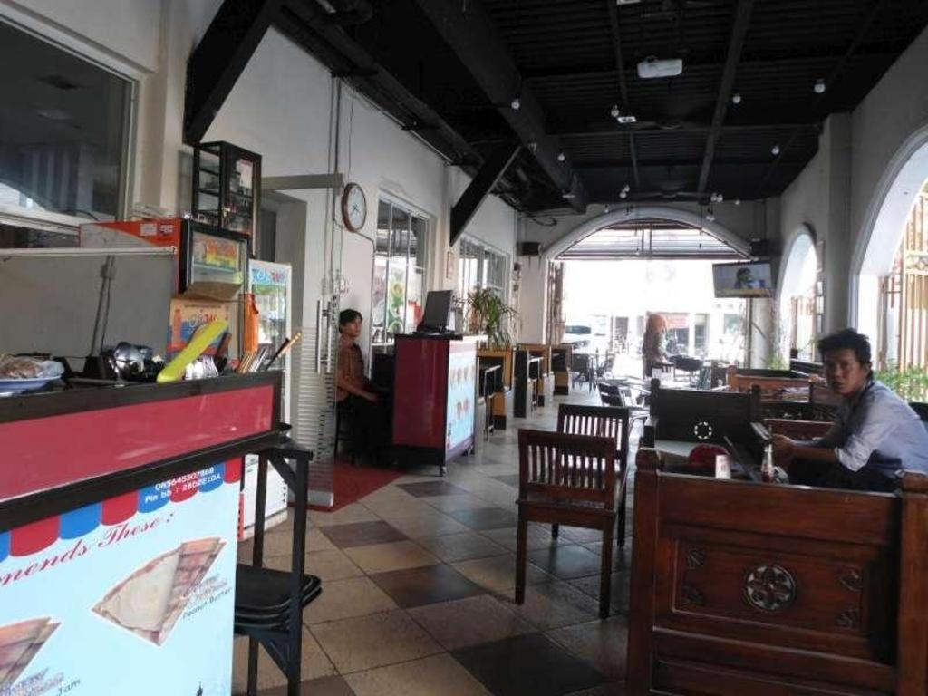 Vindhika Hotel Pengayoman Makassar Eksteriør billede